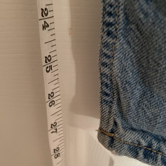 Distressed Boyfriend Jean - Picture 9 of 10